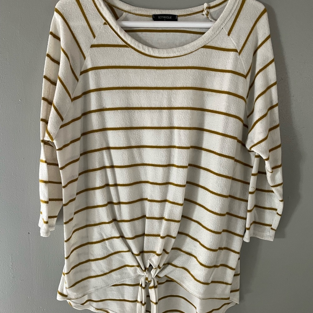 5/$15 White and Gold striped top